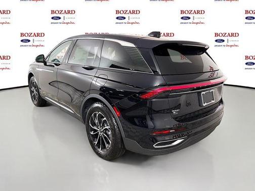 Infinite Black Metallic 2026 Lincoln Nautilus Premiere