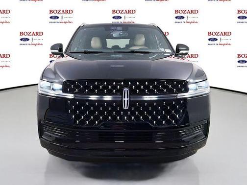 Infinite Black Metallic 2026 Lincoln Navigator L Black Label