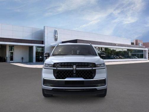 Gray Mist Metallic 2025 Lincoln Navigator L Reserve