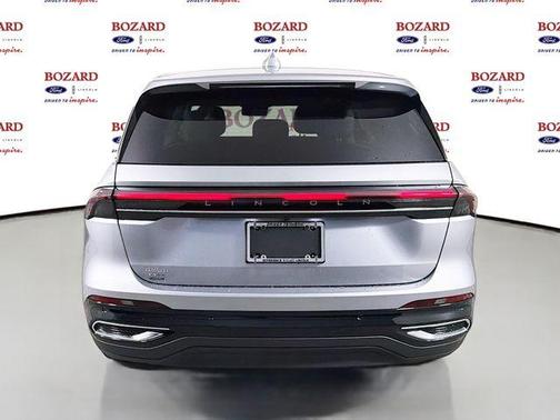 Silver Radiance Metallic 2026 Lincoln Nautilus Premiere