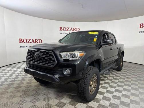 Midnight Black Metallic 2018 Toyota Tacoma SR5