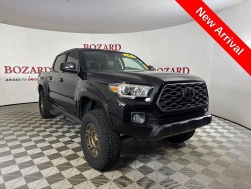 Midnight Black Metallic 2018 Toyota Tacoma SR5