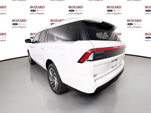 Star White 2026 Lincoln Navigator L Reserve