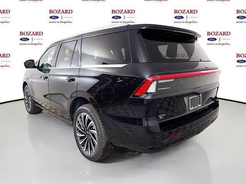 Infinite Black Metallic 2026 Lincoln Navigator Black Label