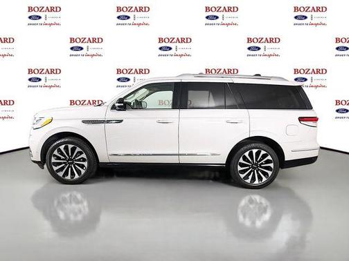 Pearl Metallic 2022 Lincoln Navigator Reserve