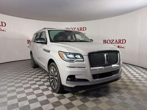 Pearl Metallic 2022 Lincoln Navigator Reserve