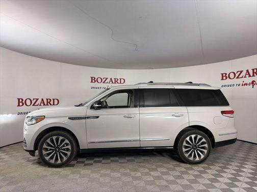 Pearl Metallic 2022 Lincoln Navigator Reserve
