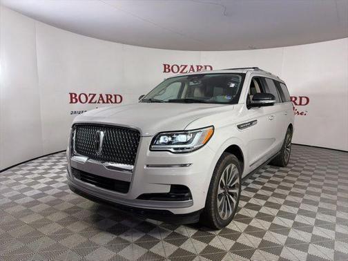 Pearl Metallic 2022 Lincoln Navigator Reserve