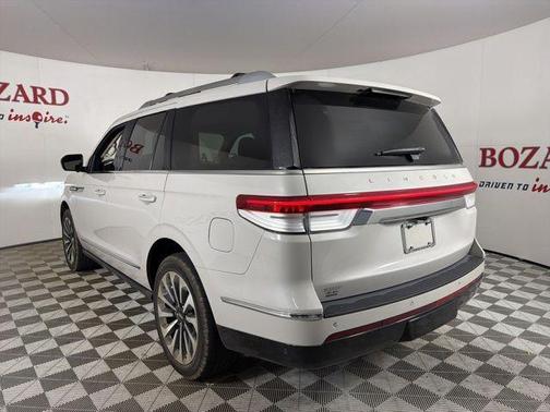 Pearl Metallic 2022 Lincoln Navigator Reserve