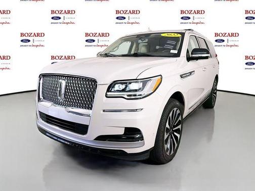 Pearl Metallic 2022 Lincoln Navigator Reserve