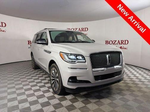 Pearl Metallic 2022 Lincoln Navigator Reserve