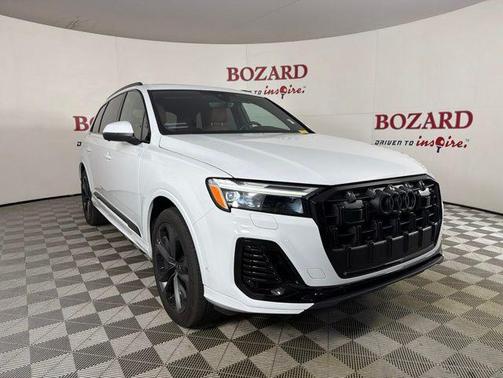 Glacier White Metallic 2025 Audi Q7 55 Premium Plus