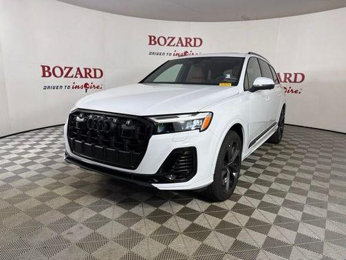 Glacier White Metallic 2025 Audi Q7 55 Premium Plus