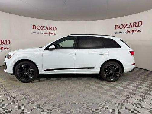 Glacier White Metallic 2025 Audi Q7 55 Premium Plus