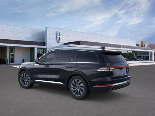 Infinite Black Metallic 2026 Lincoln Aviator Premiere