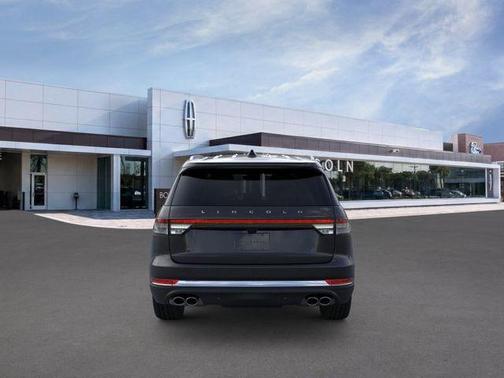 Infinite Black Metallic 2026 Lincoln Aviator Premiere