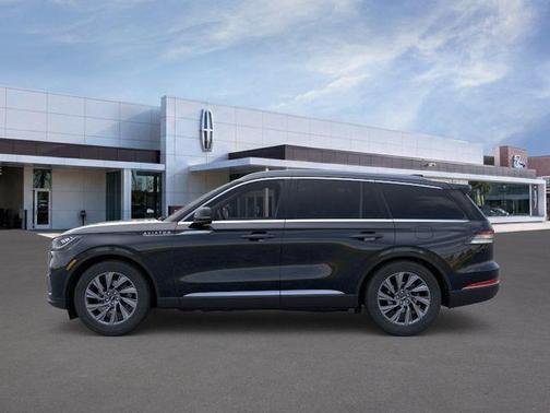 Infinite Black Metallic 2026 Lincoln Aviator Premiere