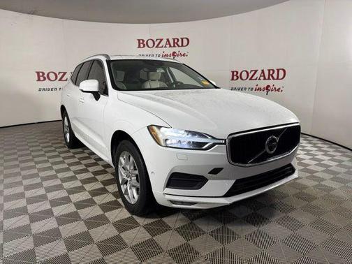 Ice White 2018 Volvo XC60 T5 Momentum