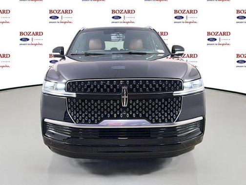 Infinite Black Metallic 2026 Lincoln Navigator Reserve