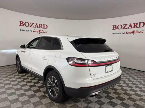 White Metallic 2022 Lincoln Nautilus Standard