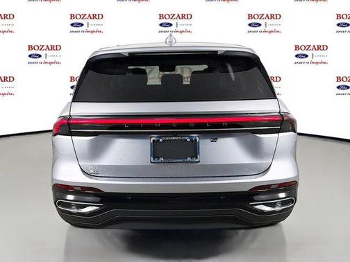 Silver Radiance Metallic 2026 Lincoln Nautilus Premiere