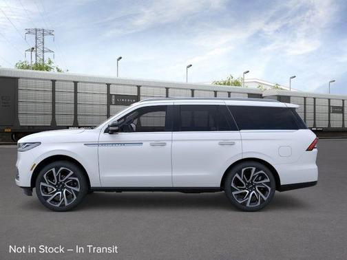 Star White 2026 Lincoln Navigator Reserve