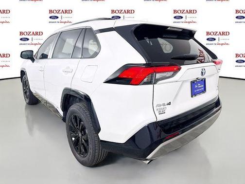 2023 Toyota RAV4 Hybrid SE