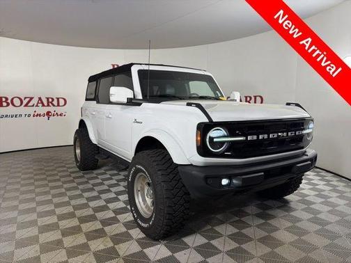 Oxford White 2023 Ford Bronco Outer Banks