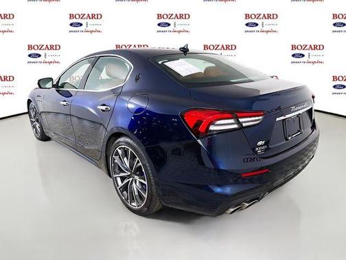 Blu 2023 Maserati Ghibli Modena Q4