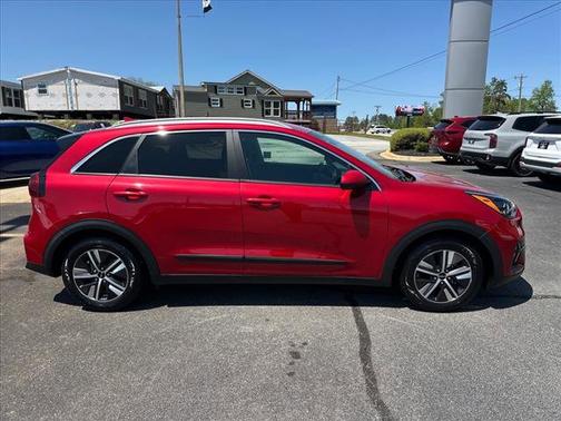 2022 Kia Niro LXS