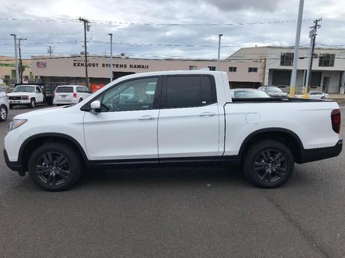 Photo 4 of 16 of 2020 Honda Ridgeline Sport