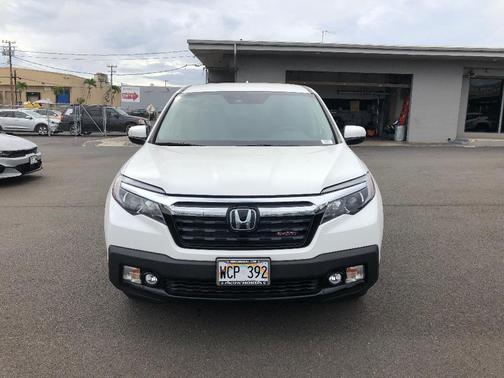 Photo 2 of 16 of 2020 Honda Ridgeline Sport