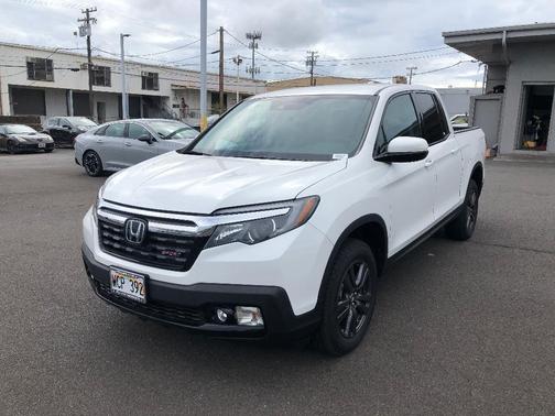 Photo 3 of 16 of 2020 Honda Ridgeline Sport
