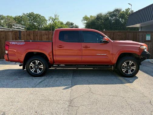 2017 Toyota Tacoma TRD Sport