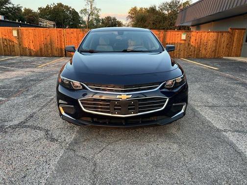 Photo 2 of 30 of 2017 Chevrolet Malibu 1LS