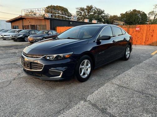 Photo 3 of 30 of 2017 Chevrolet Malibu 1LS