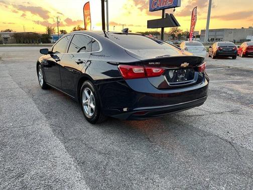 Photo 5 of 30 of 2017 Chevrolet Malibu 1LS