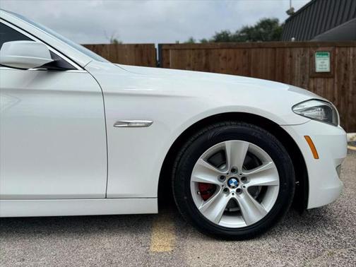 2011 BMW 528 528i Sedan 4D