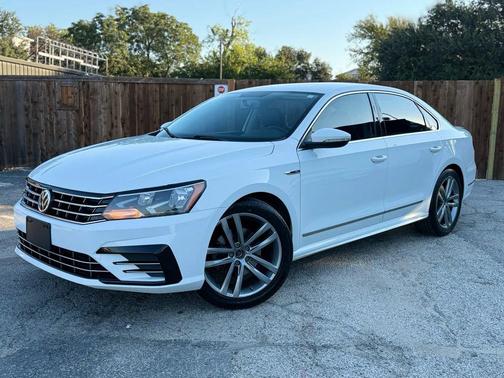 2017 Volkswagen Passat 1.8T R-Line w/Comfort