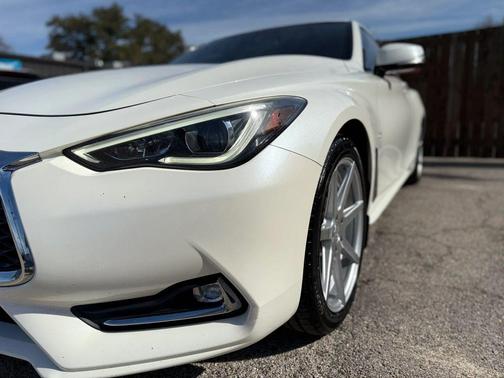 2017 INFINITI Q60 2.0t Premium