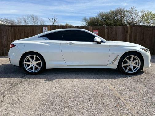 2017 INFINITI Q60 2.0t Premium