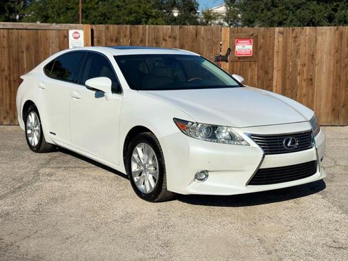 2014 Lexus ES 300h Base