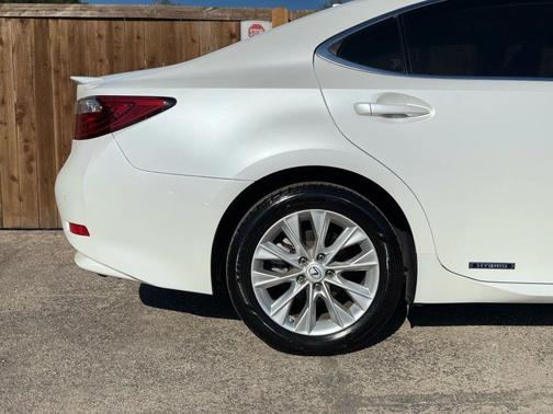 2014 Lexus ES 300h Base