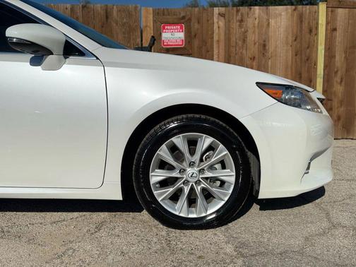 2014 Lexus ES 300h Base