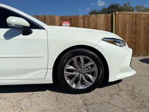 2021 Toyota Avalon XLE