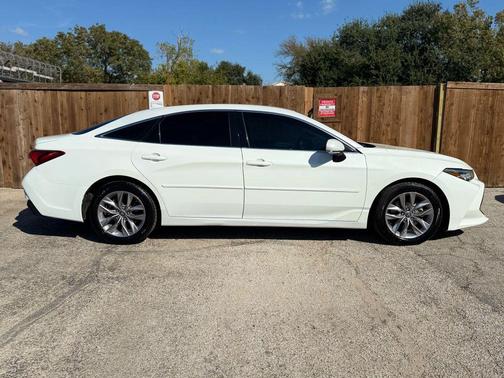 2021 Toyota Avalon XLE