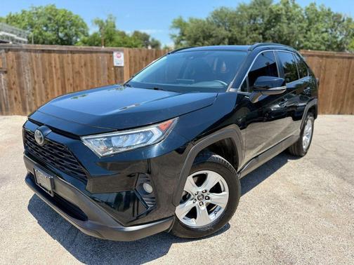 Midnight Black Metallic 2019 Toyota RAV4 XLE