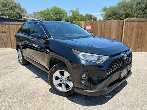 Midnight Black Metallic 2019 Toyota RAV4 XLE
