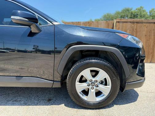 Midnight Black Metallic 2019 Toyota RAV4 XLE