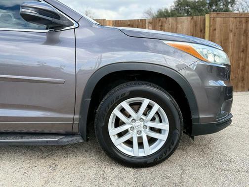 2015 Toyota Highlander LE